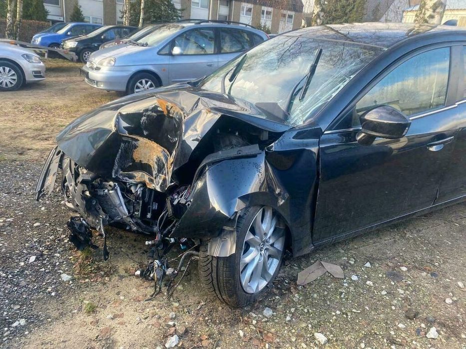 Мазда 3 2015г 2.0 бензин Нави на части