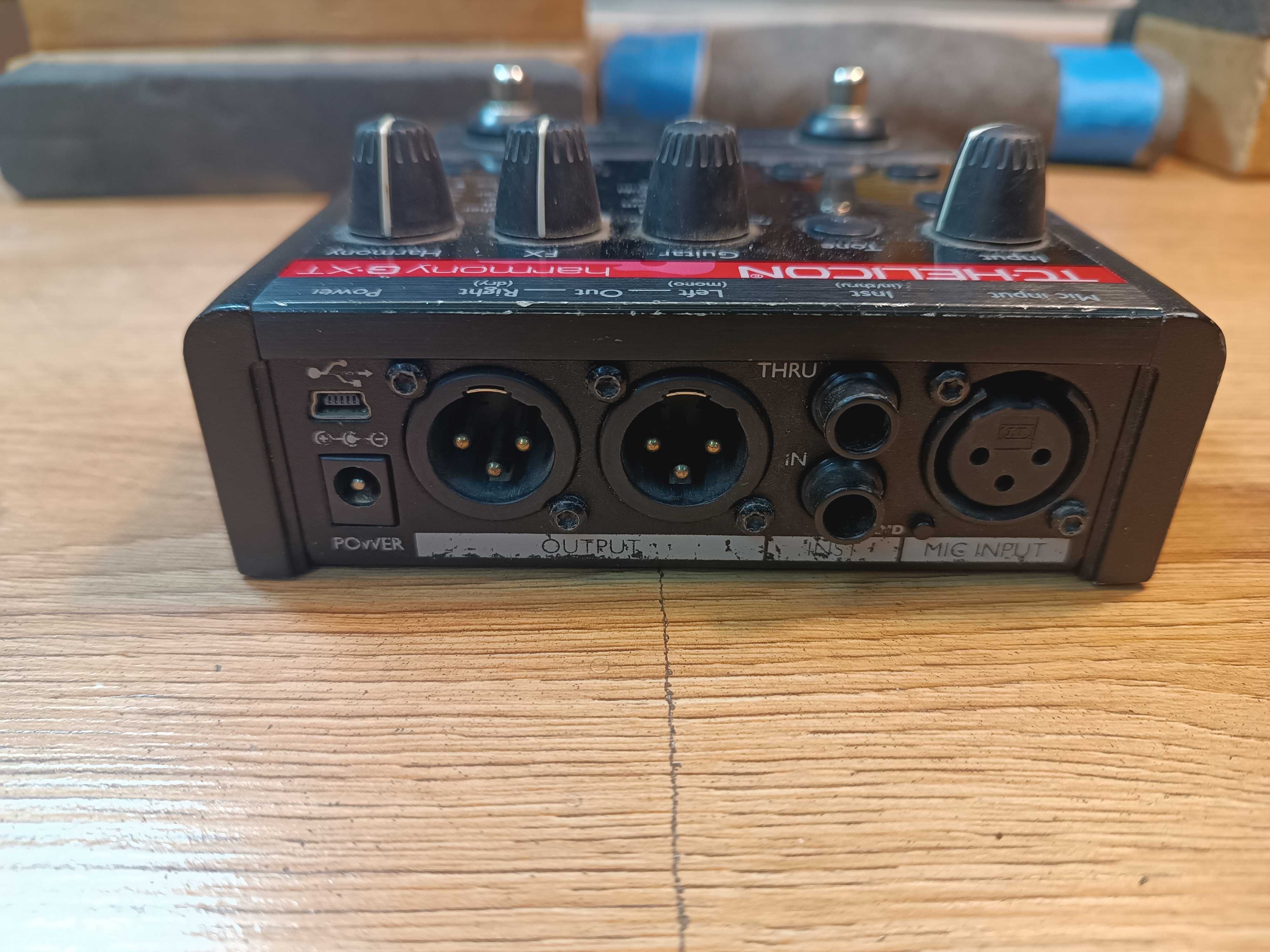 Продавам TC Helicon Harmony G xt