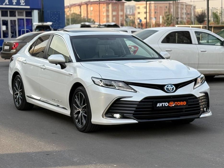 Продаётся Toyota Camry 70 Гибрит 2.5L 2022/2023 года