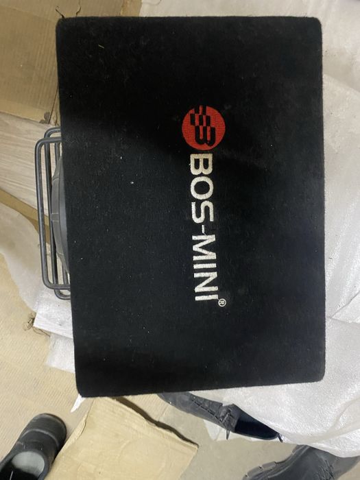 Сабвуфер BOSS MINI