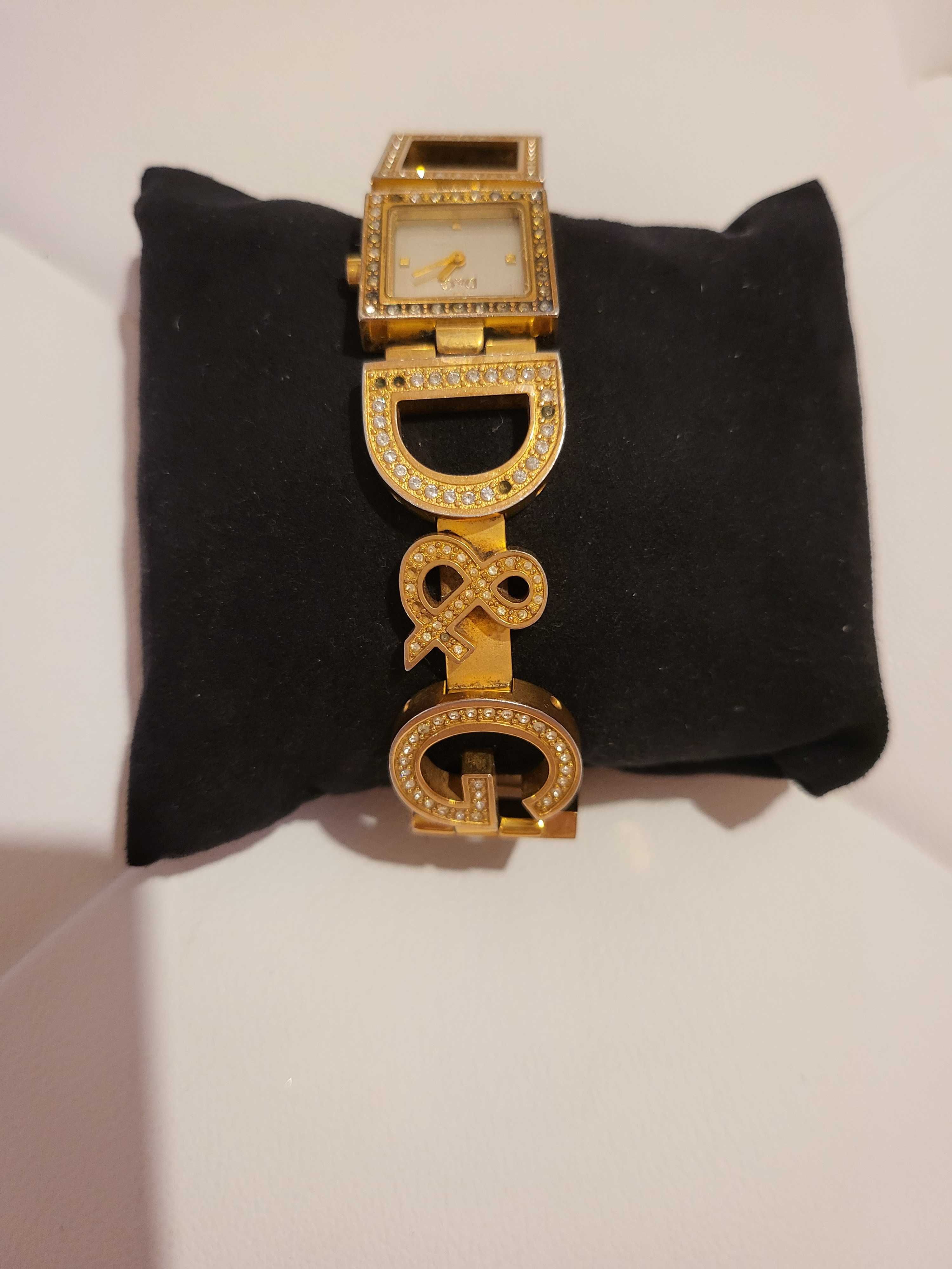 Оригинален часовник Dolce & Gabana, златен на цвят