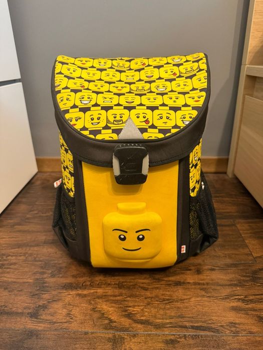 Lego ghiozdan impecabil