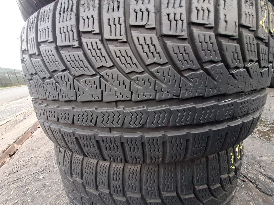 4 anvelope iarna 205/45r17 Nokian Montaj Gratuit