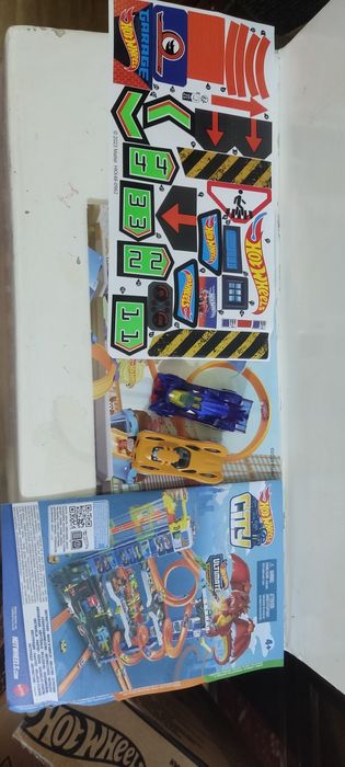Продается новый набор hotwheels полная комплектация