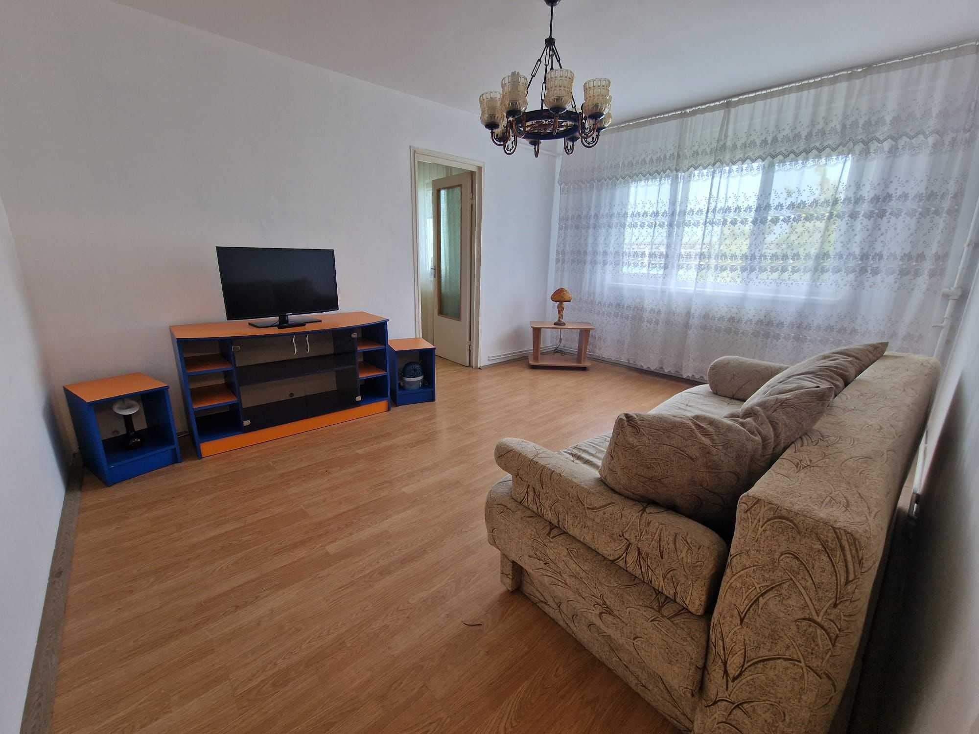 Închiriez apartament 2 camere zona 7 noiembrie la 5 min de Umf!