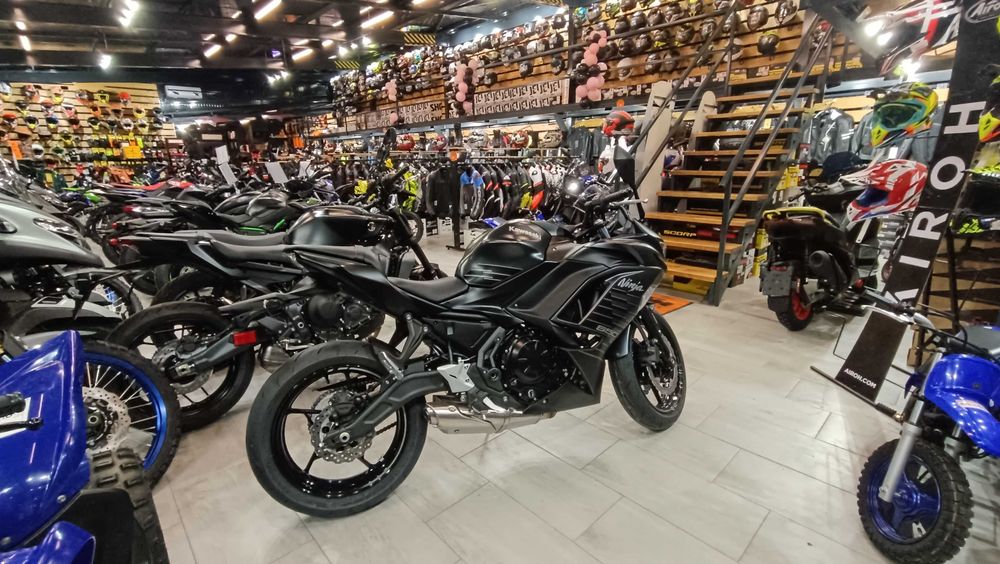 Kawasaki Ninja 650 nou -livrare prin EST BIKE Campina