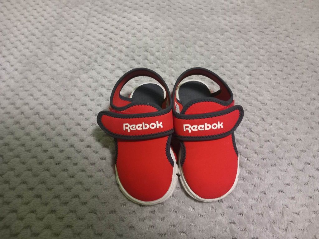 Страхотни сандали Reebok