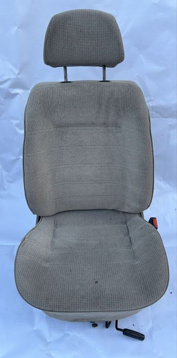 Переднее правое пассажирское сиденье на Volkswagen Golf 3/Vento Гольф