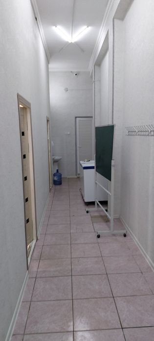 Torgoviy sentrdan do'kon sotiladi