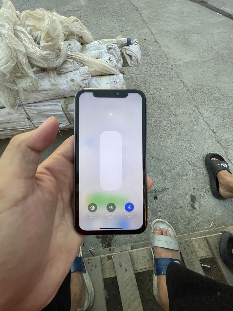 IPhone 11 64 gb 90 % yomkst