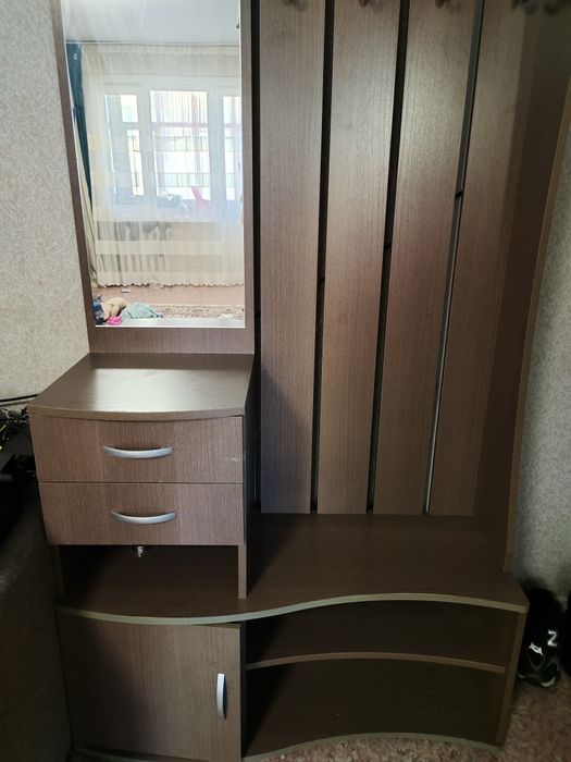 Прихожка коричневые