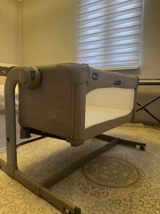 Манеж-кровать от Сhicco