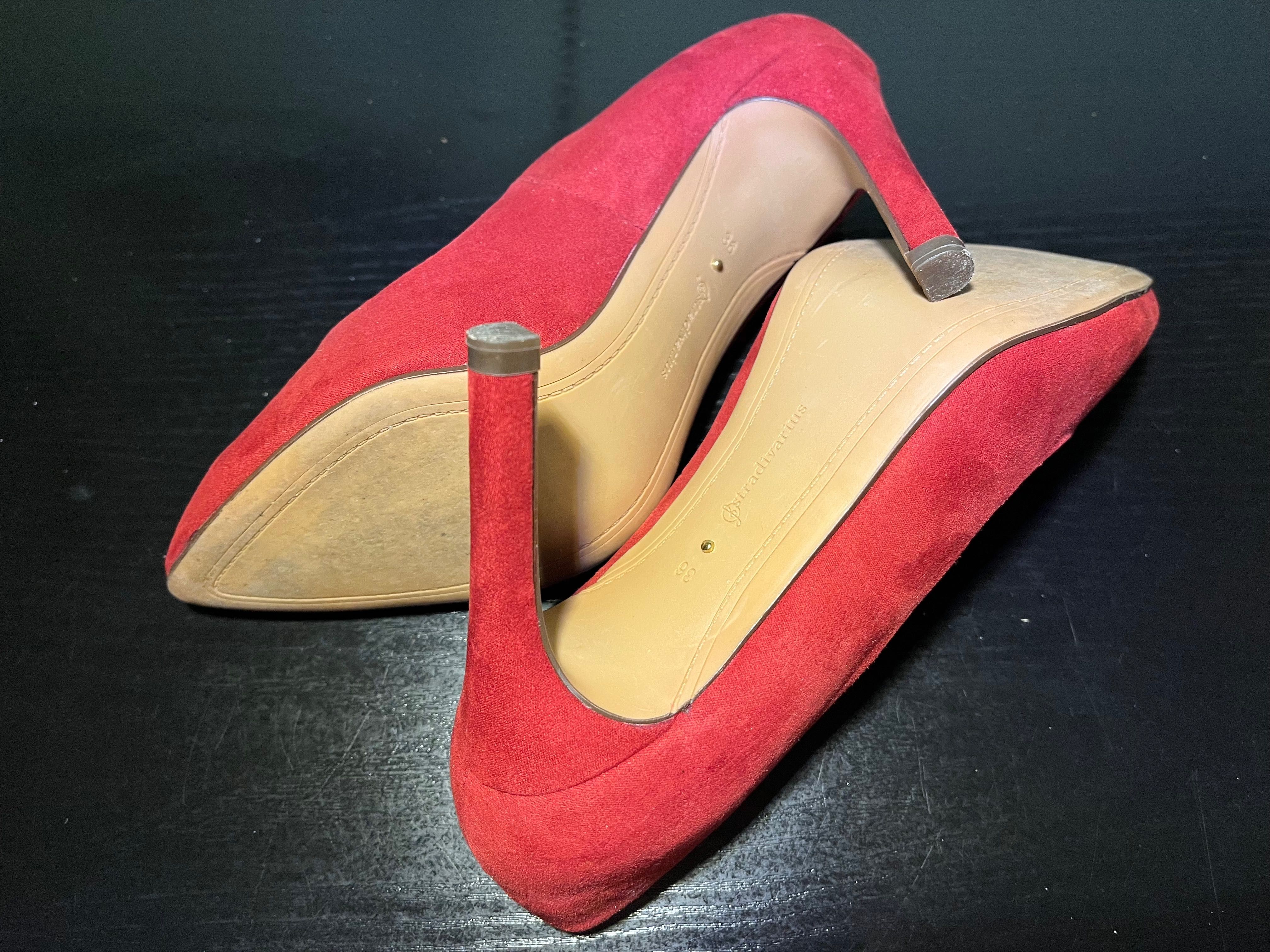 Pantofi stiletto Stradivarius roșii cu toc de 7 cm, mărimea 36