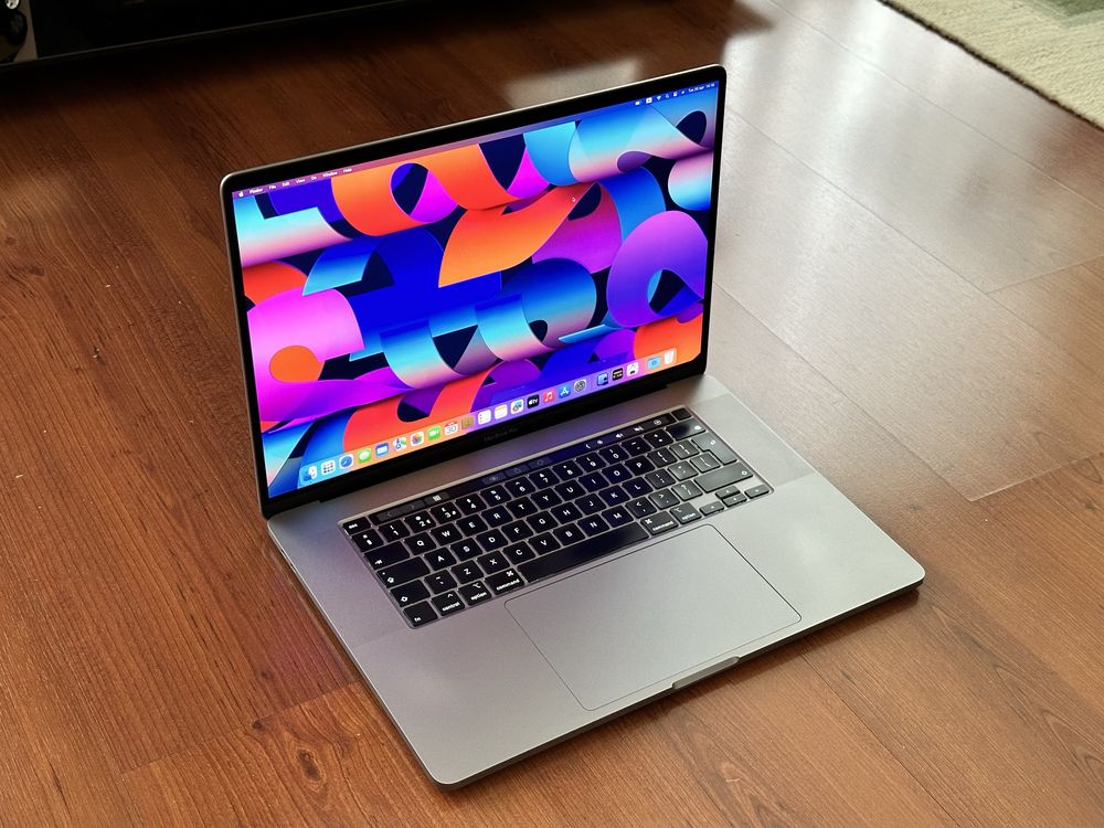 *4TB SSD*/32GB Ram/Macbook Pro 16 2019/i7/32GB Ram/4TB SSD/Radeon 8GB