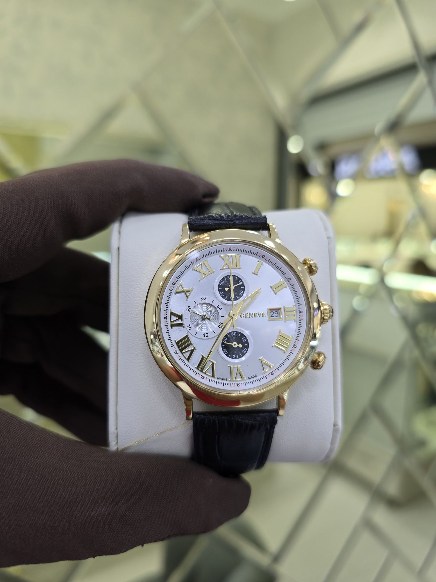 Продам Золотые часы Geneva 750 пробы
Проба 750