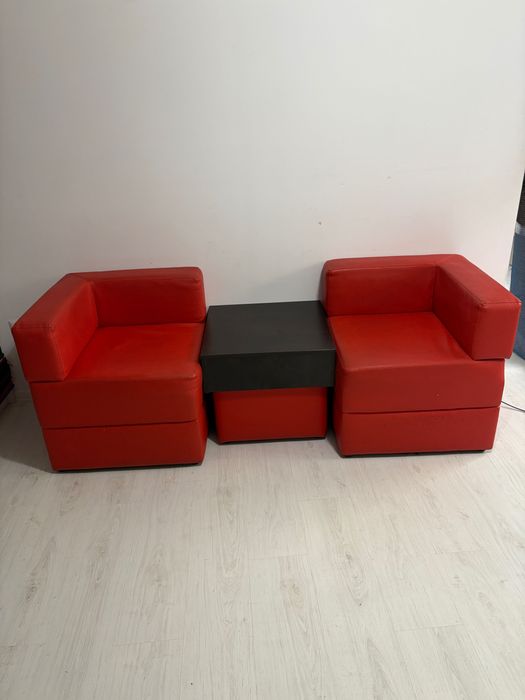 Set fotolii portocalii cu masa