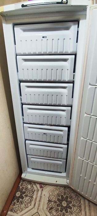 Морозильник б/у Indesit