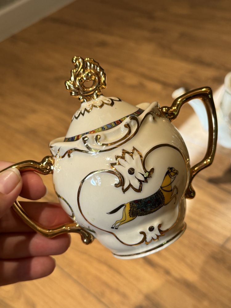 Продаётся сервиз,абсолютно новый