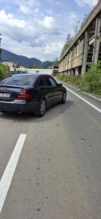 Mercedes E220 w211
