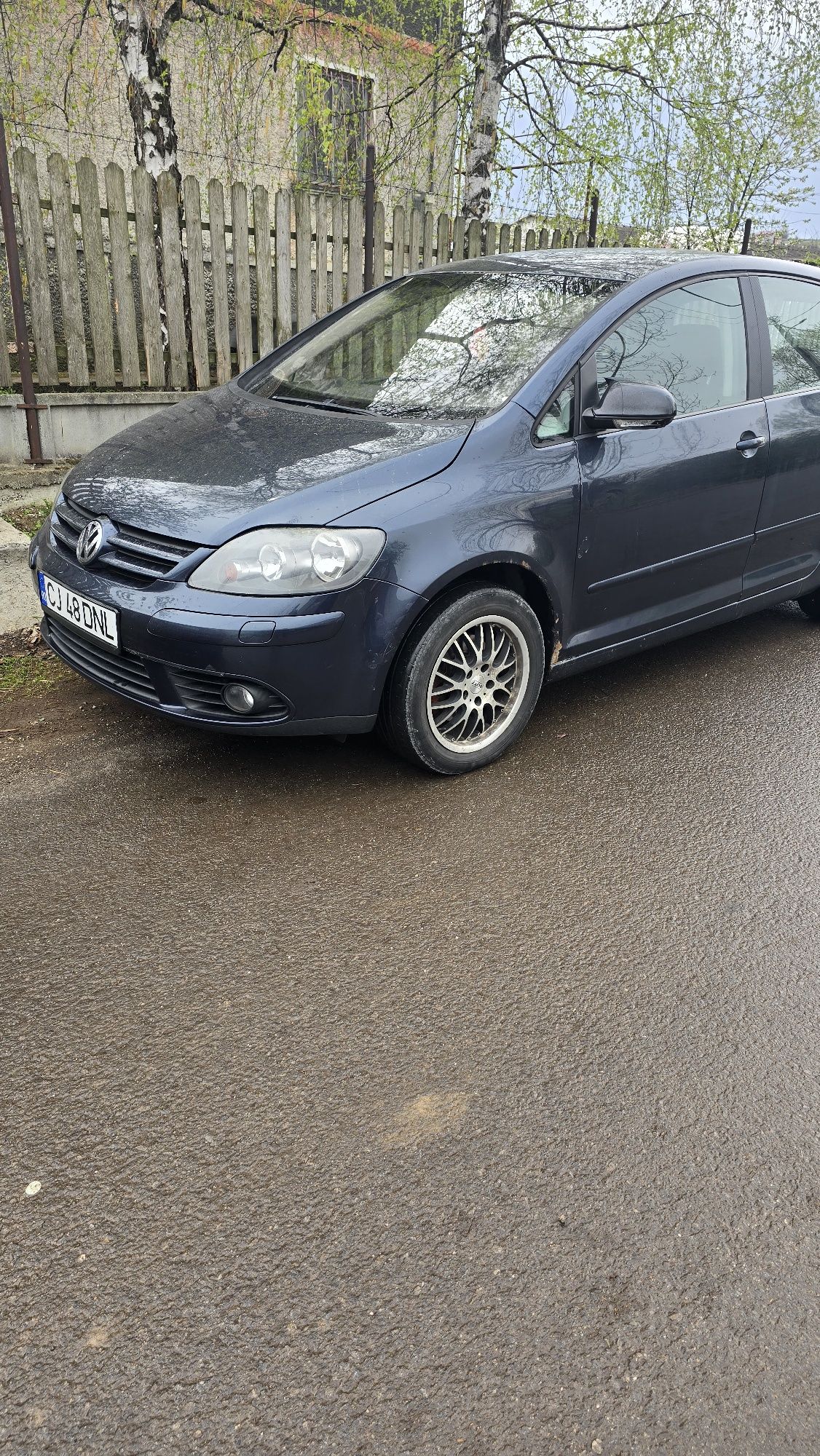 Vând sau schimb golf 5 plus