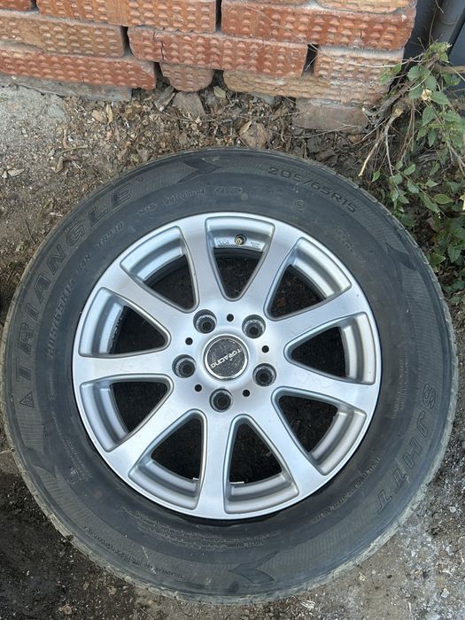 Продам комплект колес диски с резиной r15 5 * 114.3