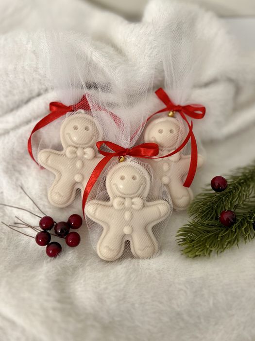 Ароматни коледни свещи