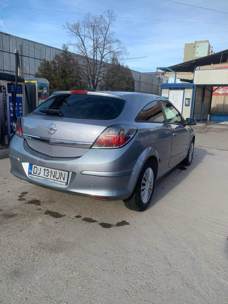 Opel Astra H GTC