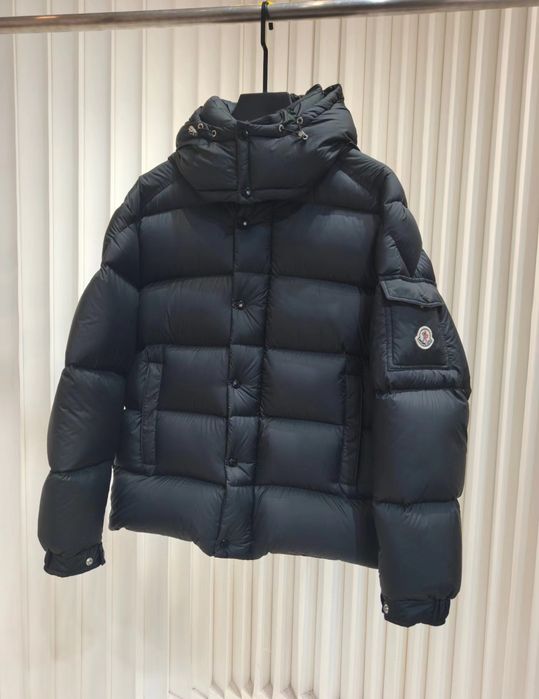 Куртка новая монклер