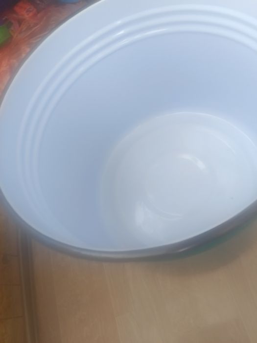 Эмалированная кастрюля