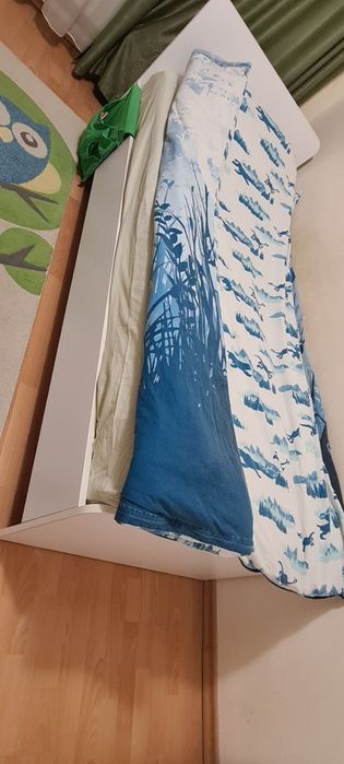 Vand pat alb cu saltea, potrivit pt. o persoana