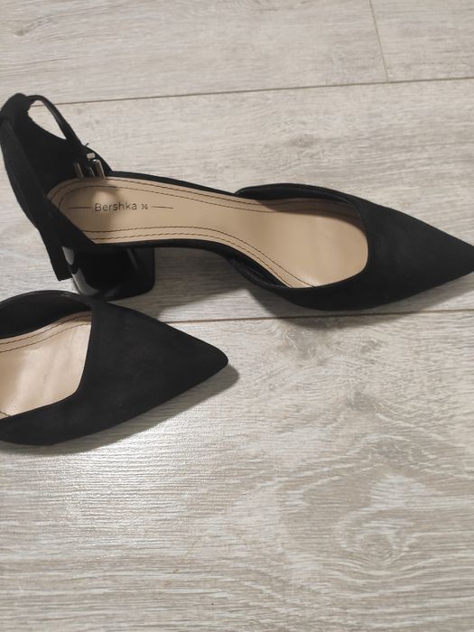 Черни токчета bershka