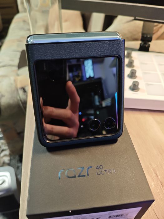 Motorola razr 40 ultra 16 месеца гаранция