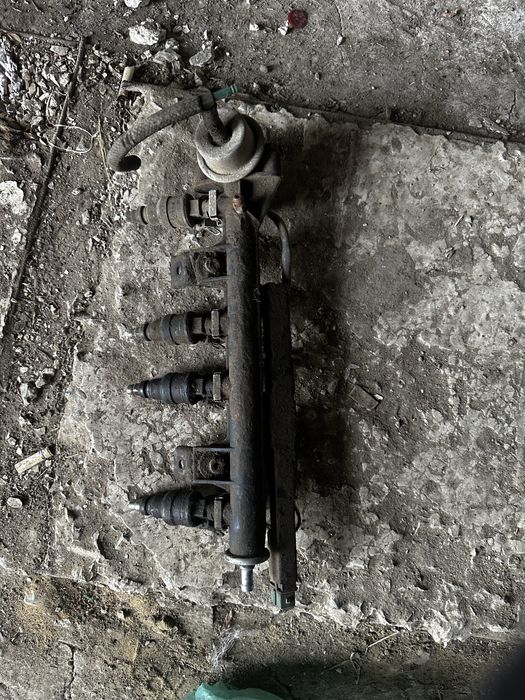 volkswagen passat b3 1,8 инжектор форсунки вместе рампой в комлекте