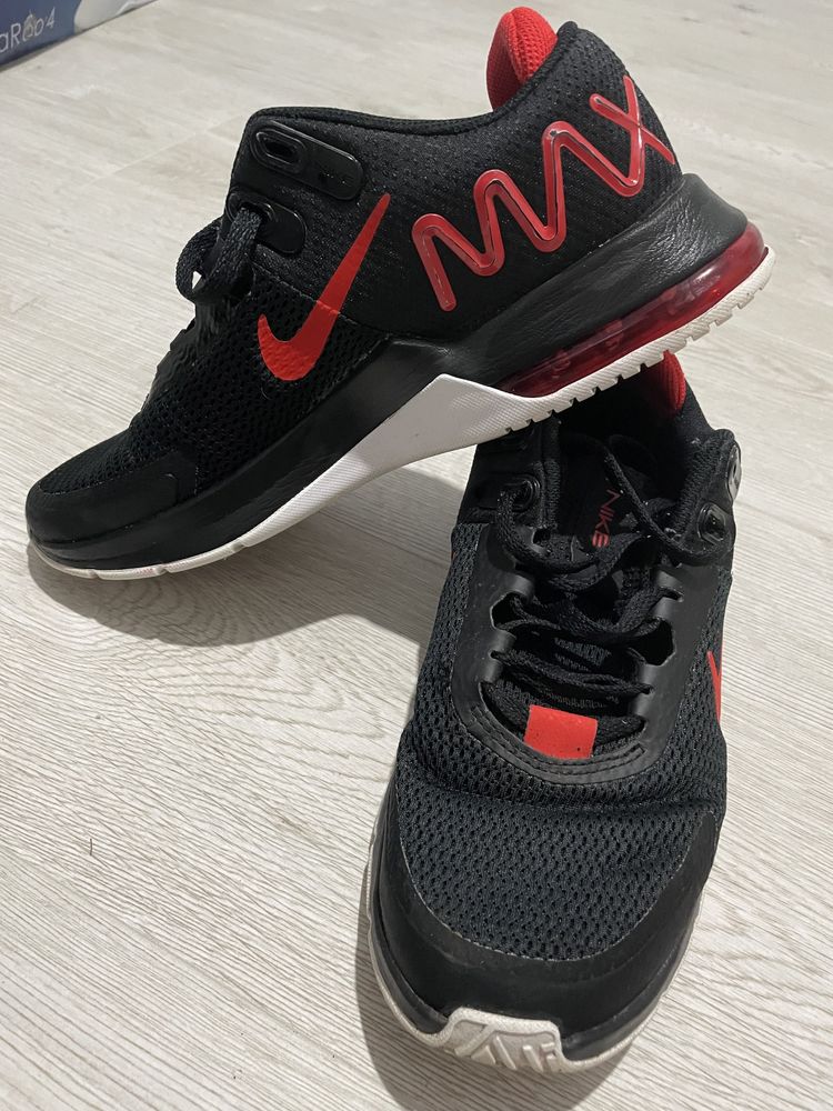 Nike Air Max Alpha Trainer 4, negru / rosu, barbati