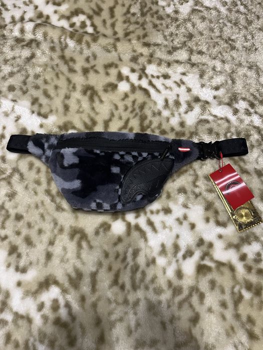 Продавам чантичка на Sprayground