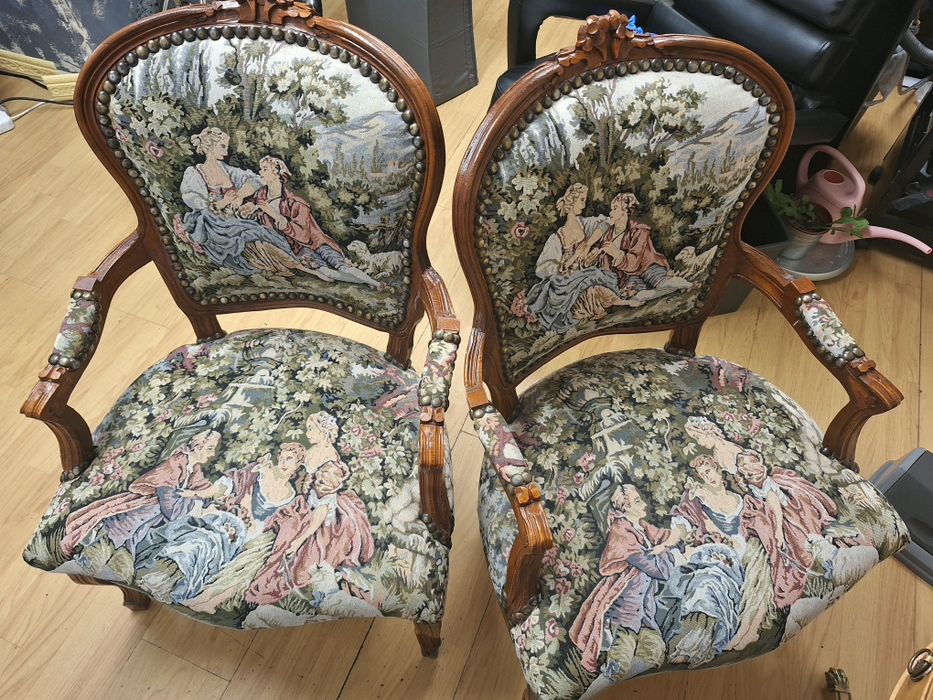 Барокови кресла,масичка за кафе