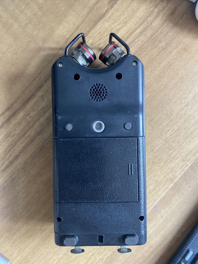 Tascam DR-40 рекордер