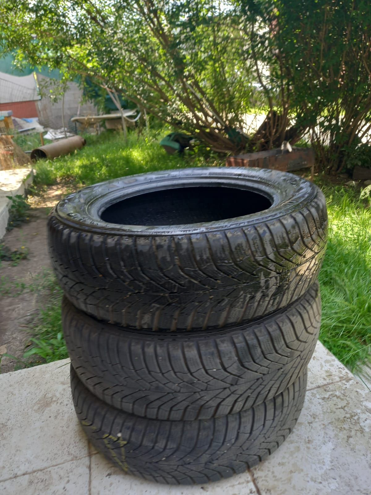 Vand trei anvelope allseason 195/60 R16 cu DOT 2024