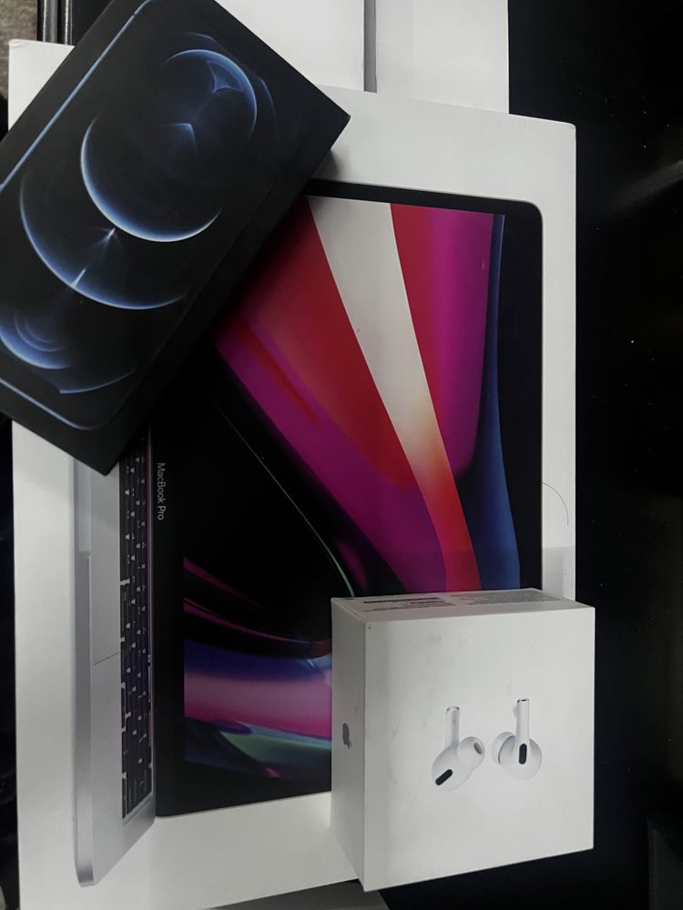 Коробки от техники Apple