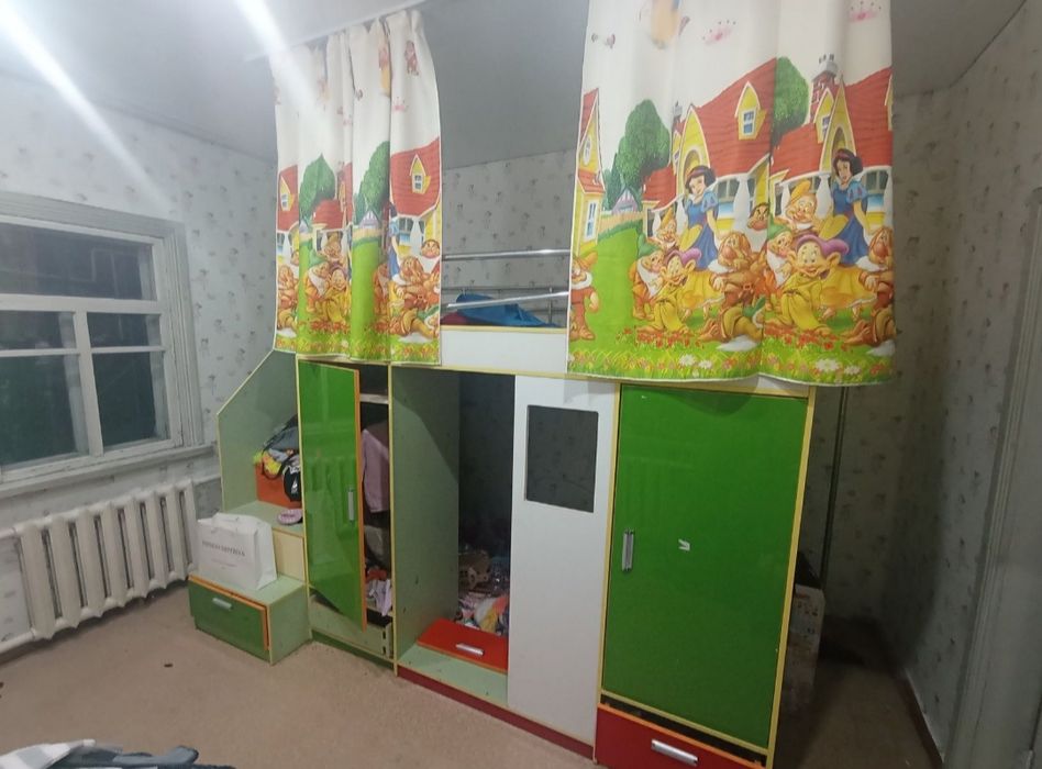 Детская двухэтажная кровать