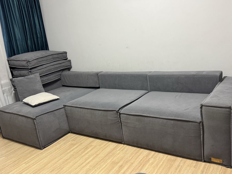 Продам диван угловой.