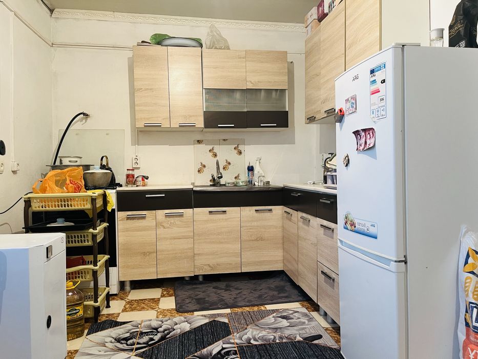 Жолдың асты үй сатылады (времянка)