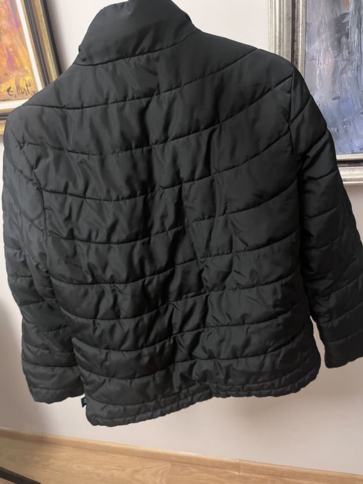 Продавам черно яке GAP