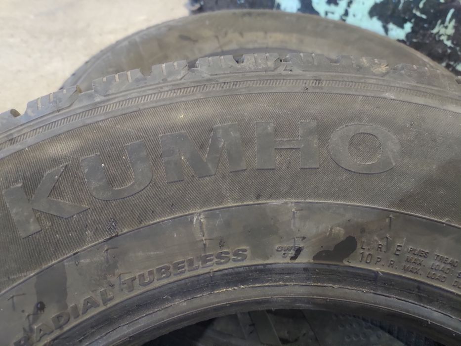 215/75/16  Kumho