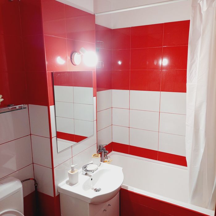 Închiriez garsoniera zona  Nord- Spitalul Judetean, etajul 2/4.