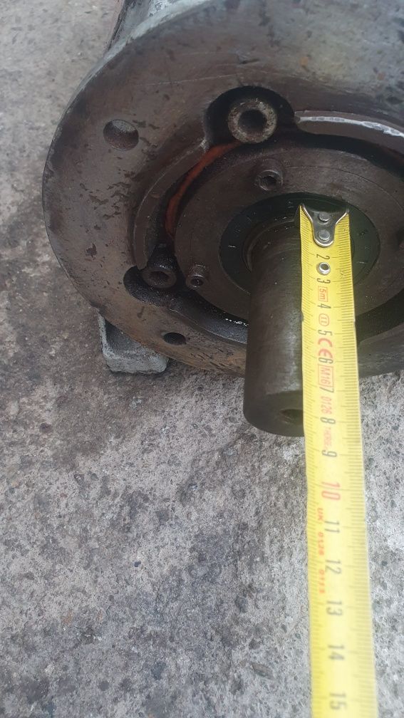 Motor cu reductor de mare forță la 380v. sau 220v.