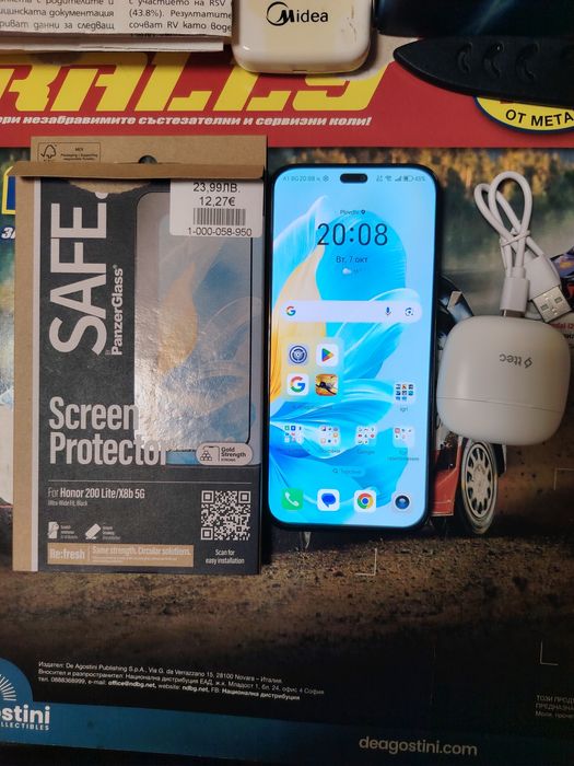 HONOR 200 Lite телефонът е нов