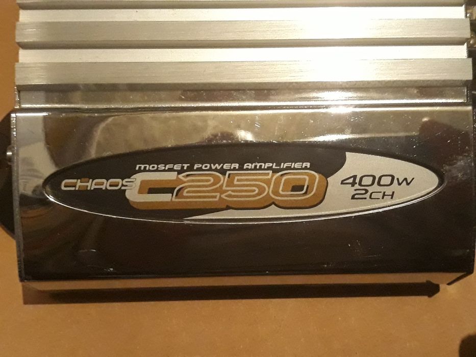 Subufer și statie auto