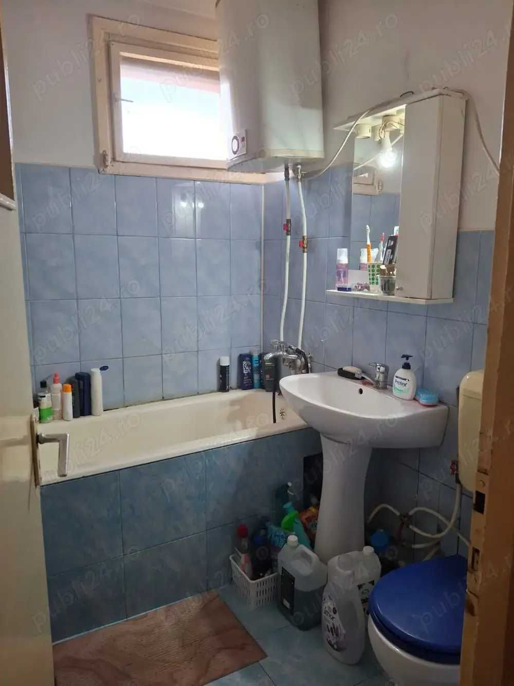 Vand apartament 2 camere Etaj 3
