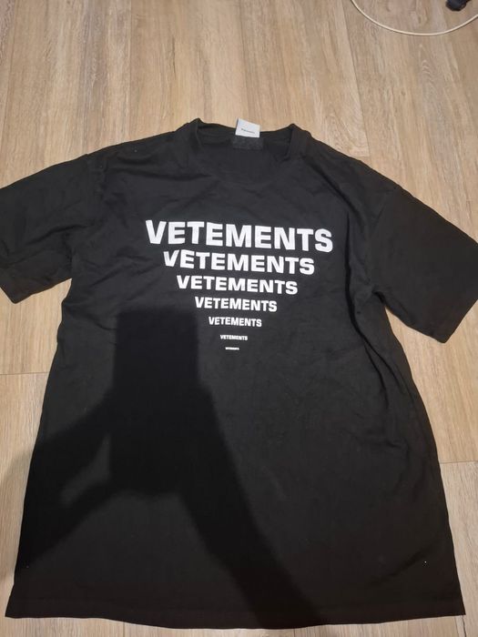 Tricou vetements
